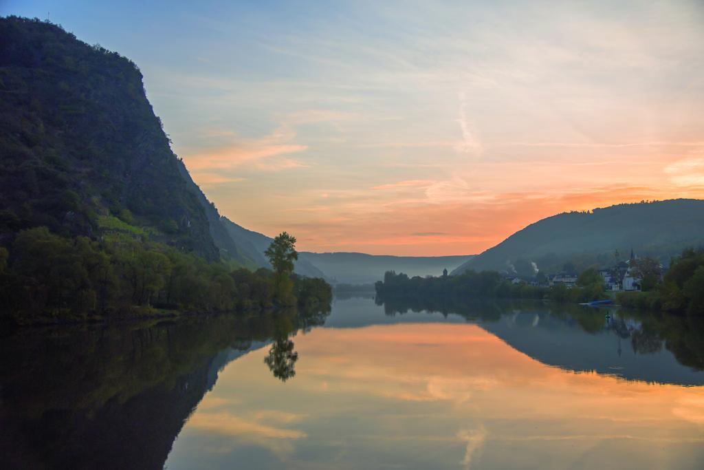 Moselland Hotel Im Enderttal Zum Onkel Willi Cochem Exteriör bild