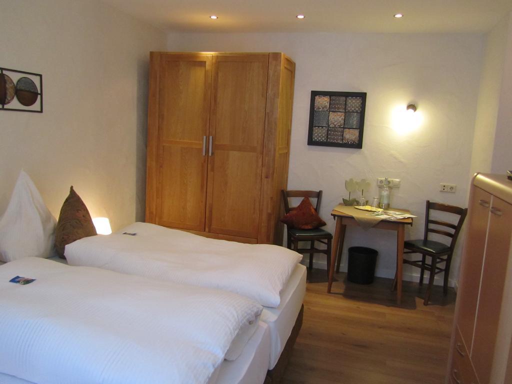 Moselland Hotel Im Enderttal Zum Onkel Willi Cochem Rum bild