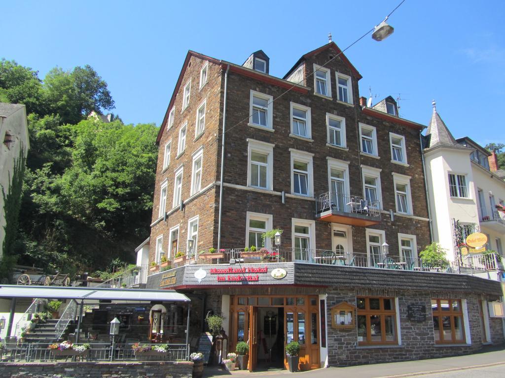 Moselland Hotel Im Enderttal Zum Onkel Willi Cochem Exteriör bild