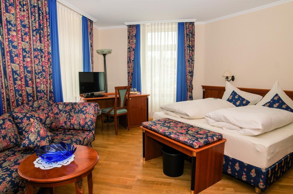 Moselland Hotel Im Enderttal Zum Onkel Willi Cochem Rum bild
